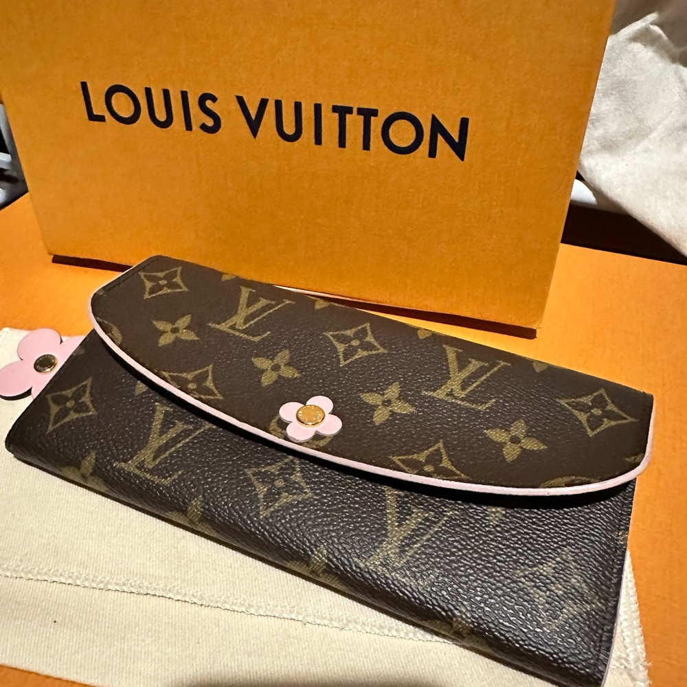 Authentic Louis Vuitton Portefeiulle Emily Flower Long Wallet CA4187